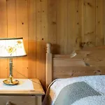 Nyaraló Duplex Flat - Amazing With Pond Gstaad